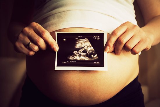Een foto met de zwangerschapsecho 